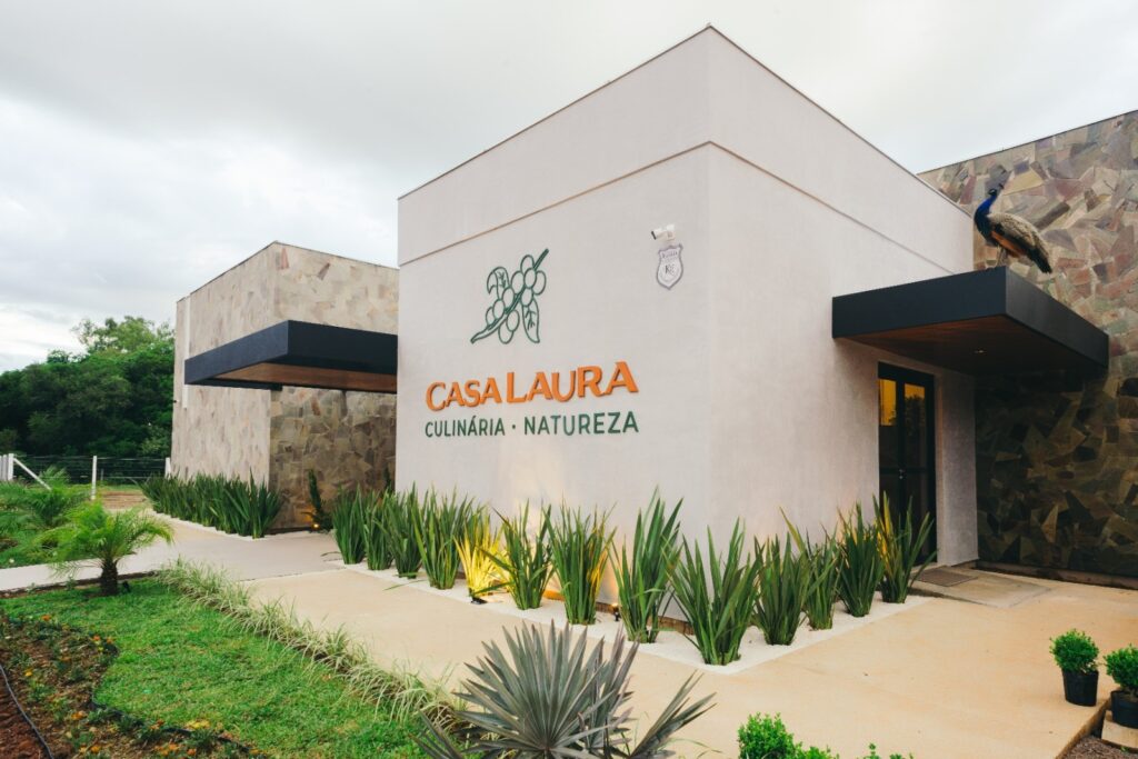 Casa Laura / Orquidário Cruz